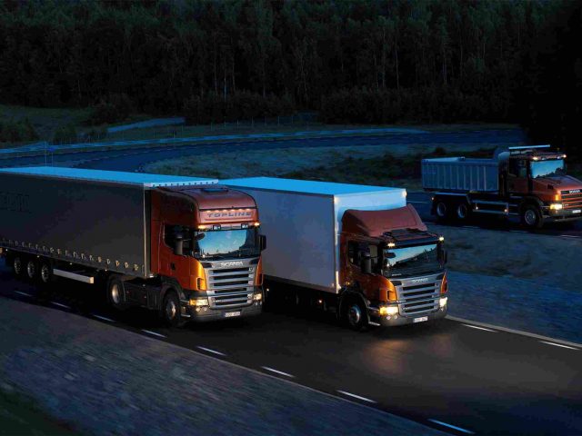 https://jjroferj.com.br/wp-content/uploads/2015/10/Three-orange-Scania-trucks-640x480.jpg
